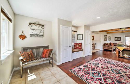 Spacious Mancos Home with Furnished Deck and Yard! - Foto 9