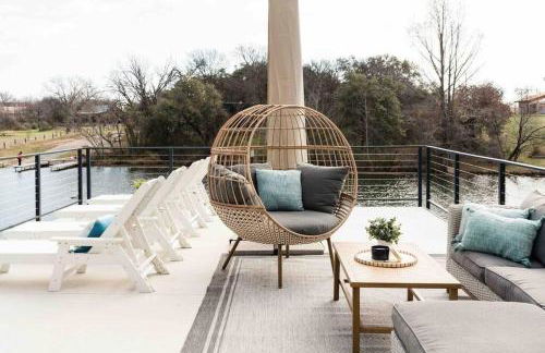 Luxury Lake LBJ Waterfront Home with Hot Tub and Boat Slip - Foto 12
