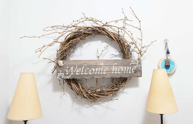 Danae Comfort Living - Photo 3