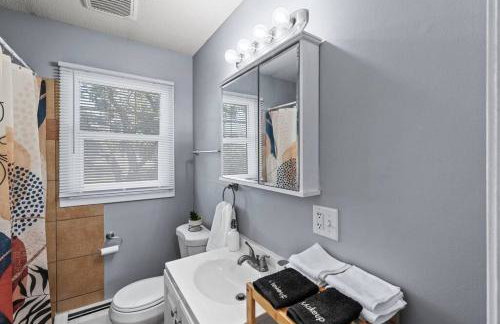 Tranquil 2BR Apt Mpls - 8075 Apt 4 - Foto 10