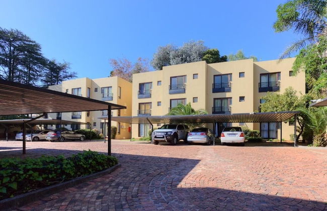 Central Sandton Apartment - Photo 47