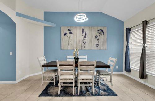 Gorgeous Family Home w Pool, pool Spa, BBQ, Game Room - Foto 12