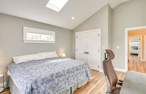 Chapman Lake Retreat with Pier, Fire Pit and Games - Foto 18