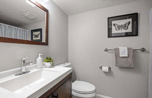 Fully Furnished 1st Floor 1 Bed 1 Bath Condo - Close To Shopping & Hwys North&South - Foto 14