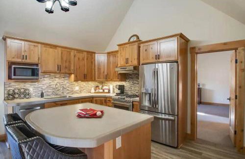 Mountain View Chalet Getaway 5 Min to Town - Foto 15