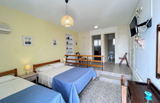 Hotel Elena - Photo 16