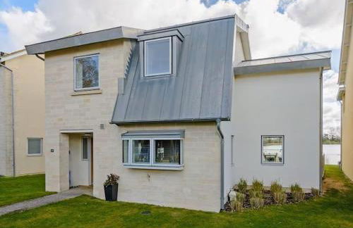 NEW Squirrels Leap Lake Views with Spa Access - Foto 17