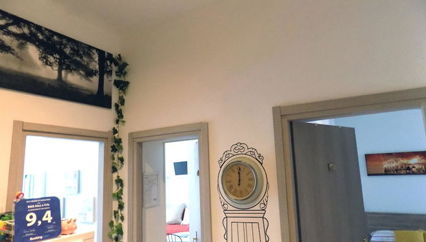 Check-in/check-out kiosk