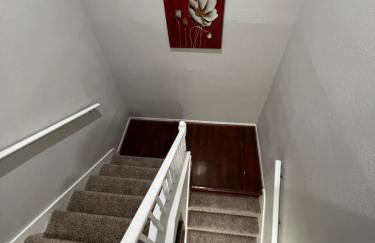 Cheerful 2 bedroom home 20 minutes from downtown - Foto 8