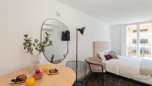 Sunshine Studios Portside Gothic - Photo 2