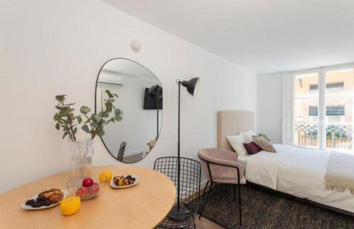 Sunshine Studios Portside Gothic - Photo 2