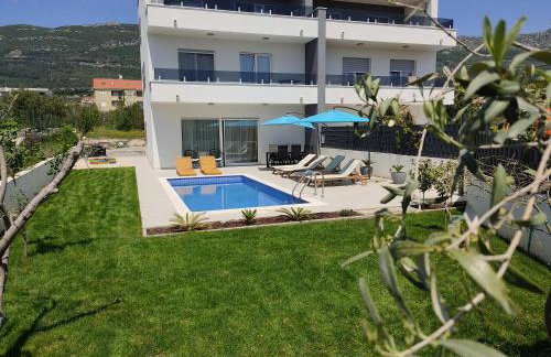 NEW VILLA DAVID, WI-FI, IPTV, 5 bedrooms, 4 bathrooms - Photo 3