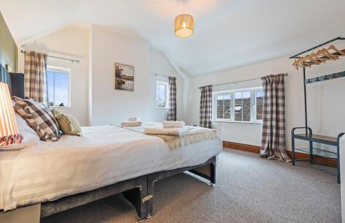 #111 New Farm with hot tub and Sauna - Sleeps 18 - Near Elmore Park - " Perfect for Contractors and Families - Parking space for 10 cars" - Foto 67