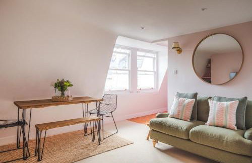 Boutique Retreat in Central Bath - Photo 4