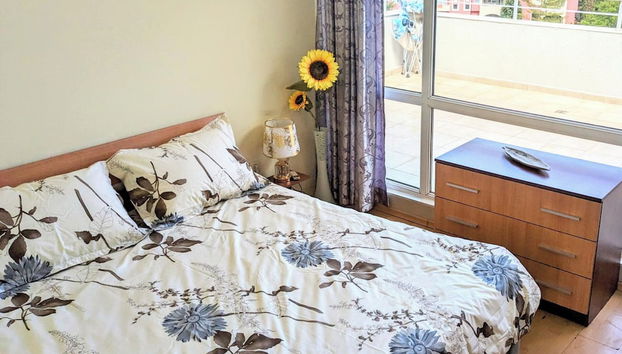 Homely Penthouse 1 Bedroom. Wrap Around Balcony. Can Sleep 5 to 6 With Addition Blow up Beds Provided - Foto 2, Habitación