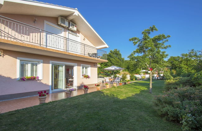 Adorable Holiday Home With Private Pool & Terrace With Barbecue - Foto 1