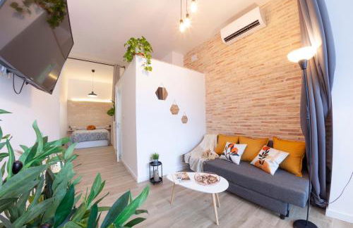 NC - Design Loft Steps from City of Arts & Sciences - Photo 1