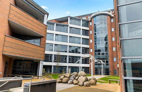 Peaceful cosy stay with FREE parking - Foto 8