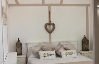 Beautiful Barn Conversion, 3 Bed, hot tub, sauna, gym, enclosed garden - Photo 21