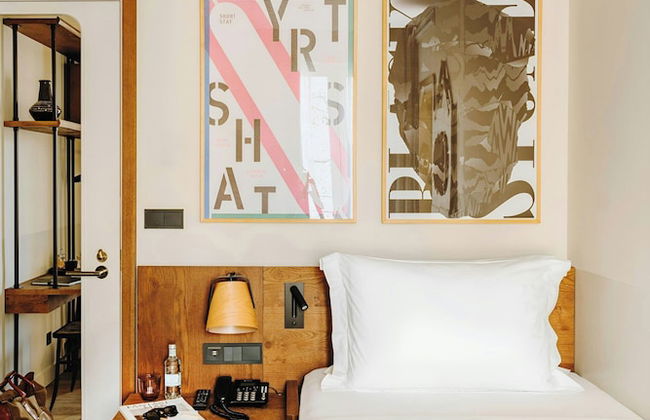 Casa Luz Hotel Plaça Universitat, Sonder by Marriott Bonvoy - Photo 10