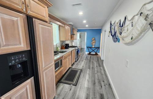 Lower Chelsea Lookout- On Water by Beach & Boards! - Foto 35