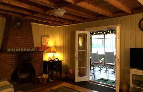 Cozy Cottage Rental with Lake Views near Okemo State Forest, Vermont - Foto 13