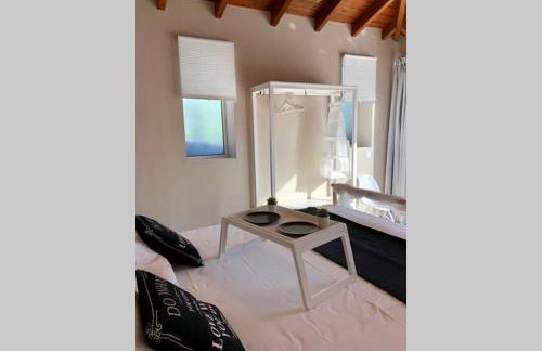 Sunlit Pool House - Foto 24