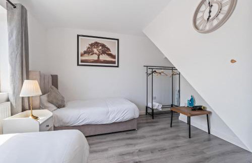 CityBuzz 4 Bedroom House in Nottingham Sleep 7 - Foto 21