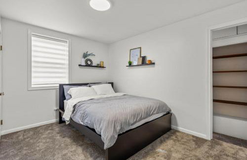 New England Nest - Modern 2BR Home with EV Charger - Foto 28