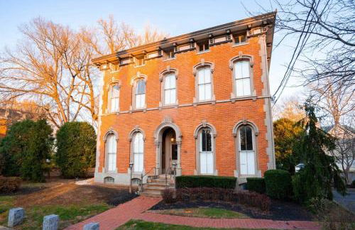 Walk to Stadiums & Downtown, Jet Tub, Historic Apt - Foto 6