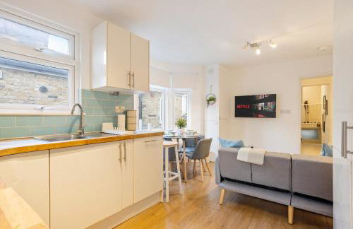 Spacious Retreat 5 Beds Sleeps 8 Free Parking - Foto 13