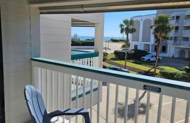 Seawall Breeze One bedroom Condo in Galveston - Photo 1