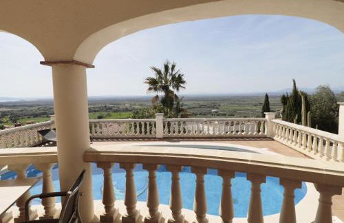 Disfruta de esta casa con fantásticas vistas, piscina y jardín privado situada en Can Isaac, Palau Saverdera, Costa Brava - ES-366-6 - Foto 4