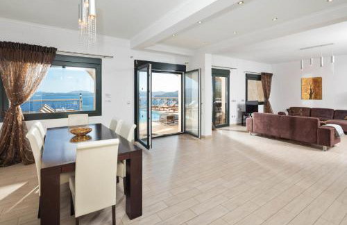 Anna Nissaki - Photo 14