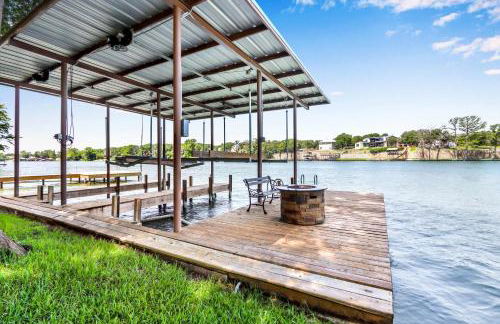 Beautiful Lakefront Cabin - Something For Everyone - Photo 15