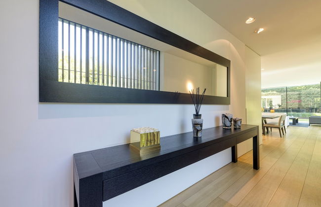 The Glass Manor - Photo 18