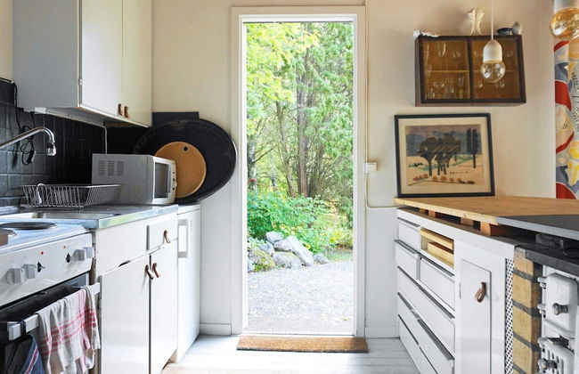 6 Person Holiday Home in BRO - Photo 5