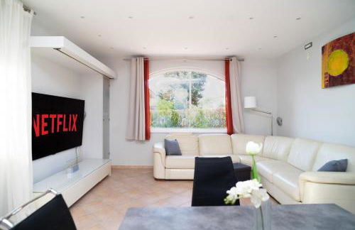 Moderna villa con piscina a due Passi dal Golf Club - Foto 8