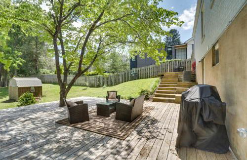 Charming Retreat in Charlottesville with Deck! - Foto 24