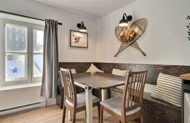 Unique & Sunny Top Floor Old Quebec Gem - Photo 6