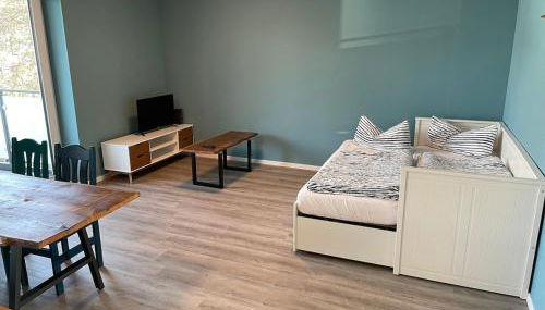 Zentrale Neubauwohnung mit Balkon - Foto 4