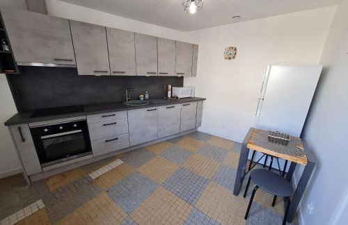 Petite maison rénovée proche centre Lunéville, jardin, barbecue, parking privatif, à 30 min de Nancy - FR-1-584-180 - Foto 6