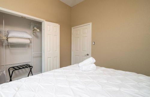 Pool, Games & World Cup Fun for the Whole Family - Foto 21