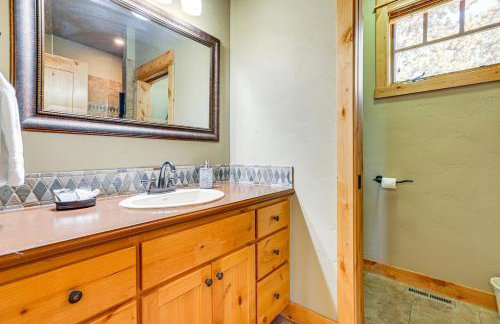 Mountain-View Cabin Near Trails in Powell Butte! - Foto 9