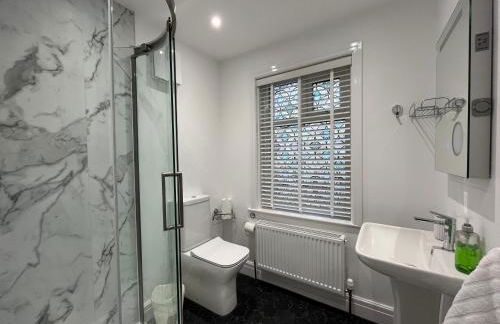 Luxury Beds Parking 2 Bathrooms 3 Large Bedrooms Nice Area - Foto 6