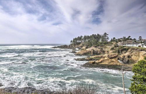 The Moby House Coastal Retreat with Ocean Views & Hot Tub - Foto 2