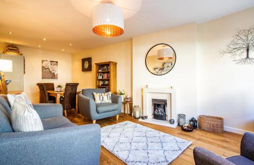 Buxton centre cosy cottage with free secure parking - Foto 29