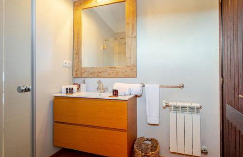 Masía La Torre Historia Encanto y Naturaleza a Solo 10 Minutos de Sitges Gran comodidad, Vista a los Viñedos en un pueblo autentico - Foto 41