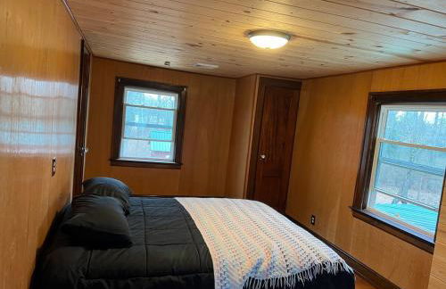 Cozy Private Log Cabin on acreage - Foto 28