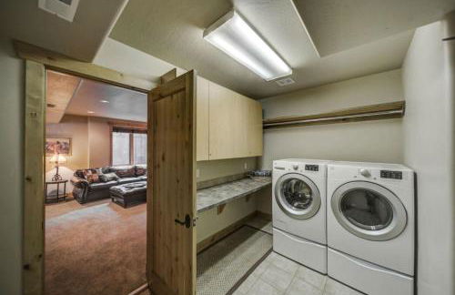 Bear Discovery Custom Tamarack Estate Home by Casago McCall - Donerightmanagement - Foto 42